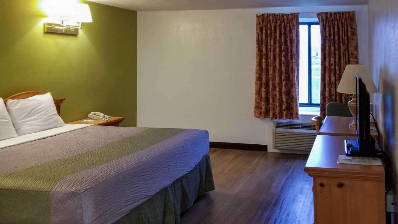 Hotel Oriskany Εξωτερικό φωτογραφία